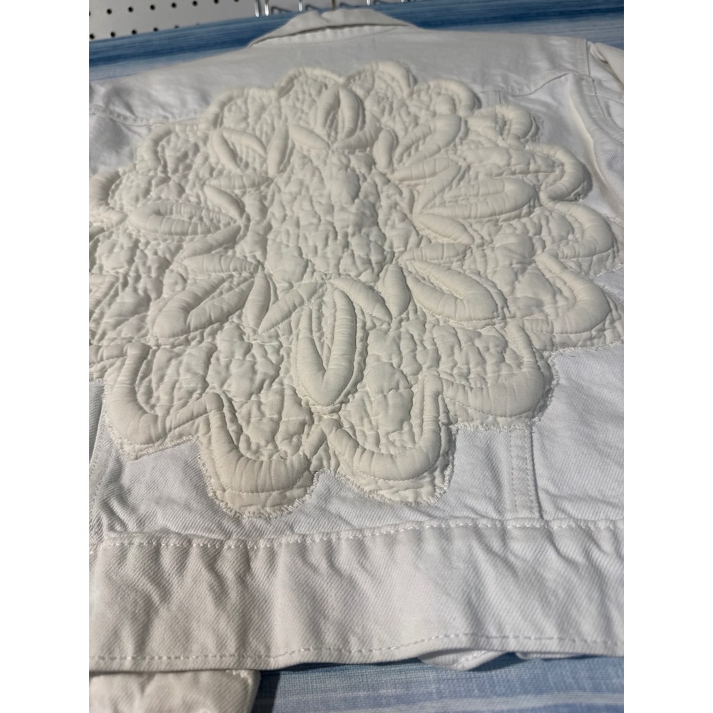 Upcycled White Denim Trucker Jacket Quilted Floral Medallion Patch Womens Medium - Picture 3 of 7